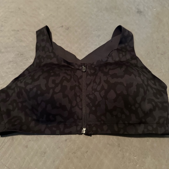 Lululemon Enlite Bra - Coal Camo - Size 38D - Picture 2 of 4